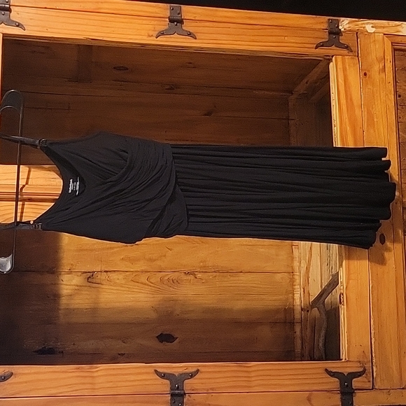 Motherhood Maternity Dresses & Skirts - Motherhood maternity black nursing dress size small